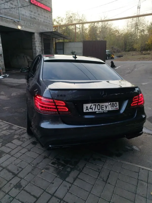 Продам mercedes benz e-class 350 объем 3.5 атмосфера 276 , задний привод.2016 год 222.000 км родного пробега, растёт. резина на дисках зима/лето. переоформление без проблем, висит залог от банка который закрылся, переоформление без проблем! 2.100.000₽ торг +79496395209 📞 звоните: +7(949)6395209 - фотография - 4