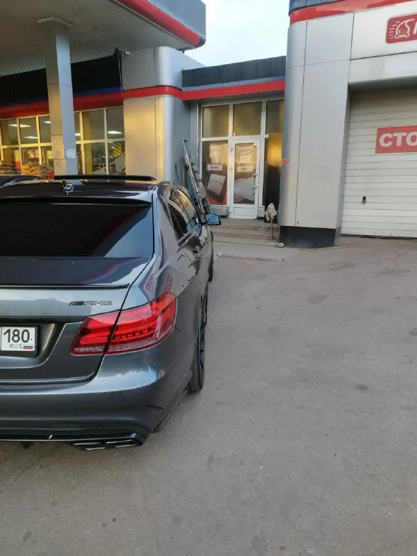 Продам mercedes benz e-class 350 объем 3.5 атмосфера 276 , задний привод.2016 год 222.000 км родного пробега, растёт. резина на дисках зима/лето. переоформление без проблем, висит залог от банка который закрылся, переоформление без проблем! 2.100.000₽ торг +79496395209 📞 звоните: +7(949)6395209 - фотография - 8