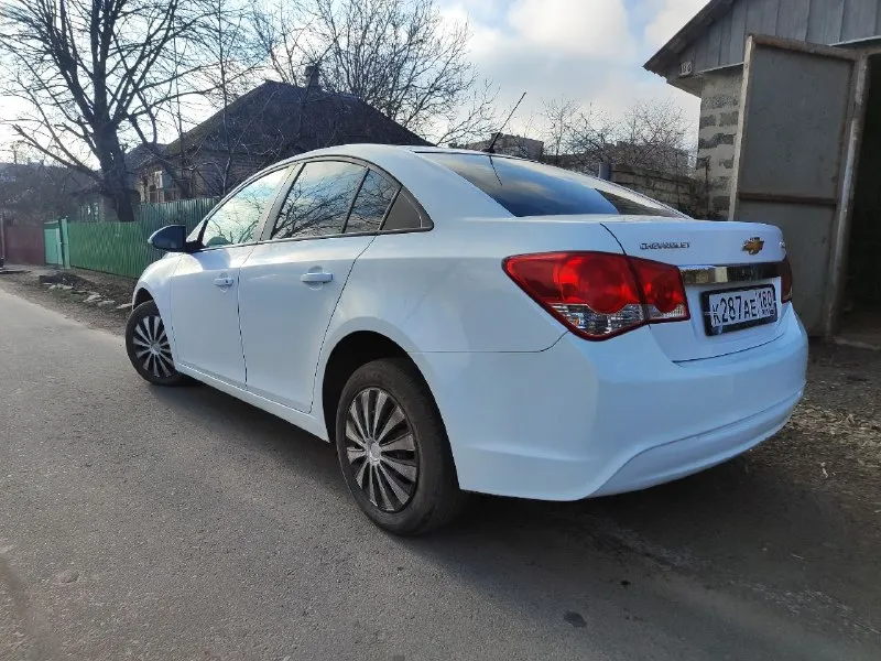 Здравствуйте. продам шевроле круз 2015 г. в. мотор 1.6, коробка автомат. состояние хорошее, вложений не требует!! три года в семье! продаёт хозяйка! находится в иловайске. цена 750 т. р. торг. тел+79493495399 - фотография - 4