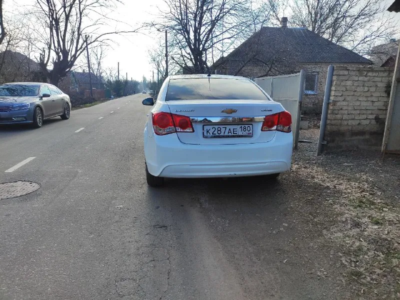 Здравствуйте. продам шевроле круз 2015 г. в. мотор 1.6, коробка автомат. состояние хорошее, вложений не требует!! три года в семье! продаёт хозяйка! находится в иловайске. цена 750 т. р. торг. тел+79493495399 - фотография - 7