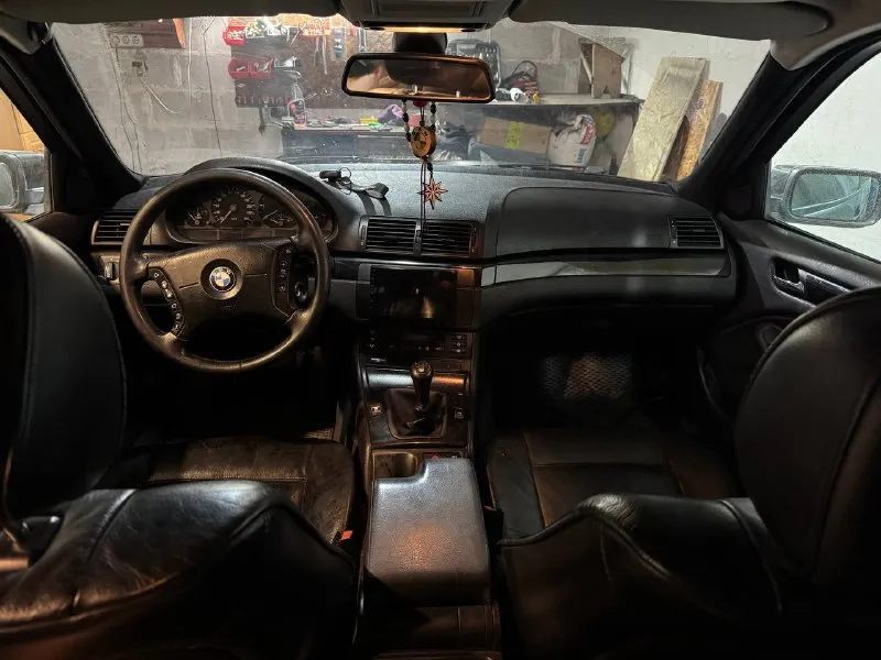 🚙марка: bmw e46 touring ⚙️двигатель: 2.0 (136л. с) ⛽️вид топлива: 📅год выпуска: 2000 💴цена:.444000руб торг обмен 🗺️пробег:530.000 км 📦:кпп :механика ⚜️я собственник владею больше года, много чего сделано по машине ! с машиной отдам много запчастей новых и б/у и летную резину на диска по машине требует внимание по кузову все остальные доп вопросы по телефону +79494381606 или в телеграмме 📍•город мариуполь 📲 tg: @pentagon2320 📞 звоните: +7(949)4381606 - фотография - 4