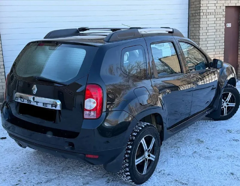 Продаю renault duster 2014 год пробег 138.500 объем двигателя 2.0 механика 6 ступка полный привод 4х4 состояния идеальное в родном окрасе без дтп все стекла родные готов на любые проверки авто без запретов, залогов и штрафов за машиной очень ухаживали есть все необходимое для комфортного вождения. салон чистый, ухоженный комплектация, подогрев стекол, стеклоподъемники, кондиционер, мульти руль, bluetooth, подогрев сидений в машине есть все для удобства 2 комплекта резины в подарок ! цена 880.000 +79496001893 - фотография - 4