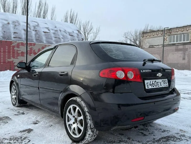 Chevrolet lacetti 1.4 мт цена: 485 000 город: донецк год выпуска: 2008 пробег: 250 000км двигатель: 1.4 топливо: бензин кпп: механика собственник: да телефон: +79493084655 (тг на этом же номере, могут быть проблемы со связью) на 200 000км была капиталка. техническое состояние отличное. днище и пороги на месте и обработаны. кондиционер заправлен. парктроники. шумоизоляция дверей. 2 din магнитола с bluetooth 2 комплекта резины. - фотография - 3