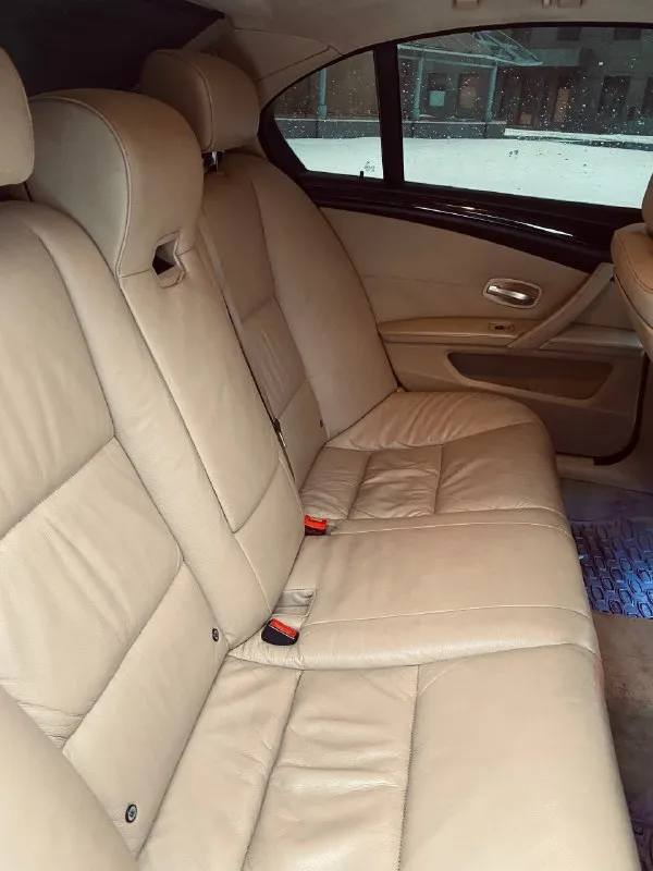 Продам bmw e60 525i рестайлинг 2008 года, в отличном состоянии! родной пробег авто 277.000 км, n52в25 обьемом 2.5, на 218 л/с, самый надежный в линейке, едет на все свои силы, не дымит, не троит. автоматическая 6-ти ступенчая коробка передач так же полностью обслужена, передачи листает незаметно во всех режимах, без пинков и тд, масло заменено около 30.000 км назад. передние фары в бронепленке, вид у авто отличный, без внимания на дороге не останетесь по комплектации: адаптивные ксеноновые фары, обогрев и регулировка зеркал, туманки, подогрев руля, подогрев сидений, системы курсовой устойчивости abs, esp / esc / dsc / vsa, электрорегулировка передних сидений, задняя шторка, датчик света, датчик дождя, мультируль, омыватели фар, бортовой компьютер, климат двухзонный заправлен, холодит и греет, бежевый салон сохранился хорошо, кожа в отличном состоянии. установлена дорогая мультимедиа android с carplay, 8 динамиков вкруг, тонированная вкруг дорогой пленкой, сейча 📞 звоните: +7(989)3614148 - фотография - 9