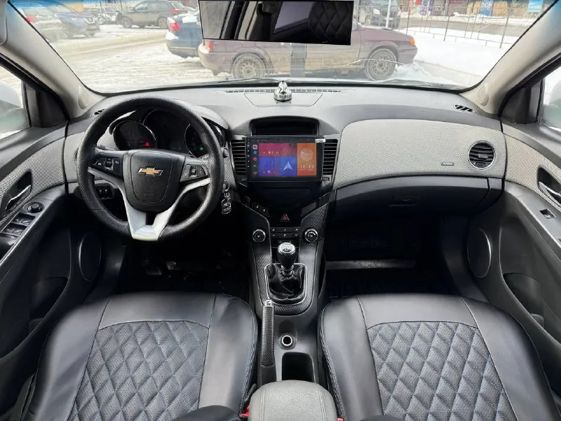 Продается chevrolet cruze 2010 год 1.6 мкпп атмосферник без турбин цена: 715.000 руб + разумный торг реальному покупателю тел: +7-949-024-81-88 ( либо telegram ) шевроле круз -мотор на отлично не дымит не троит работает ровно масло не ест ! -коробка без нареканий не хрустит не выбивает все передачи вкл идеально - пробег 184.000 - все стекла родные вкл лобовое - автотека зеленая ( без дтп и выплат ) - салон только после химчистки чистый и опрятный - стоят диски r17 на хорошей зимней резине и лето отдам в комплекте и + 2 комплекта ковриков - по кузову выглядит отлично, пороги и днище в отличном состоянии гнили и рыжиков нету -из последнего поменял масло в двс, фильтра, свечи, опорные подшипники, тросики ручника, заднии колодки, передние лампы светят хорошо - доп стоит газ вписан в птс расход порадует - комплектация ls - кондиционер холодит, печка греет -переоформление без проблем могу присутствовать в мрэо документы кристально чистые без штраф и запретов и. т.д - осмотр макеевка центр - фотография - 8