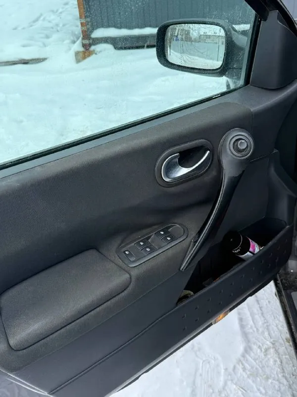 Продам renault меган 1.6 объем в родной краске, крашенных деталей нет, оцинкованный кузов. без дтп. двигатель, коробка и ходовая без нареканий. салон в хорошем состоянии. эур, аbs, кондиционер, кнопка старт стоп. я собственник. ограничений и запретов нет. машина находится в тельманово цена: 550 тыс по всем вопросам: +79493037896 📲 tg: александр 📞 звоните: +7(949)3037896 - фотография - 2