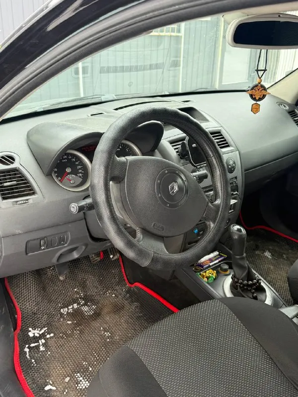 Продам renault меган 1.6 объем в родной краске, крашенных деталей нет, оцинкованный кузов. без дтп. двигатель, коробка и ходовая без нареканий. салон в хорошем состоянии. эур, аbs, кондиционер, кнопка старт стоп. я собственник. ограничений и запретов нет. машина находится в тельманово цена: 550 тыс по всем вопросам: +79493037896 📲 tg: александр 📞 звоните: +7(949)3037896 - фотография - 3