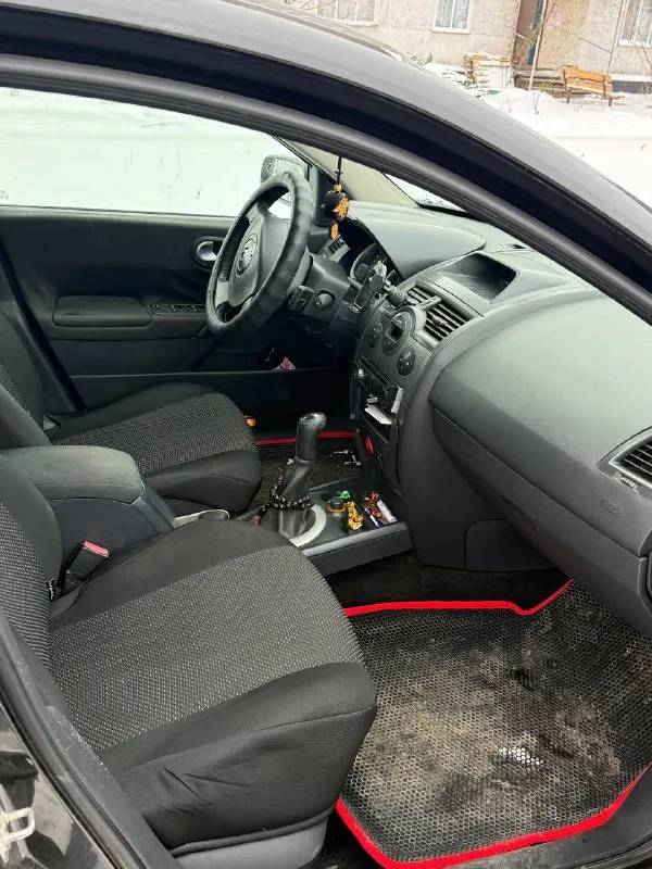 Продам renault меган 1.6 объем в родной краске, крашенных деталей нет, оцинкованный кузов. без дтп. двигатель, коробка и ходовая без нареканий. салон в хорошем состоянии. эур, аbs, кондиционер, кнопка старт стоп. я собственник. ограничений и запретов нет. машина находится в тельманово цена: 550 тыс по всем вопросам: +79493037896 📲 tg: александр 📞 звоните: +7(949)3037896 - фотография - 6