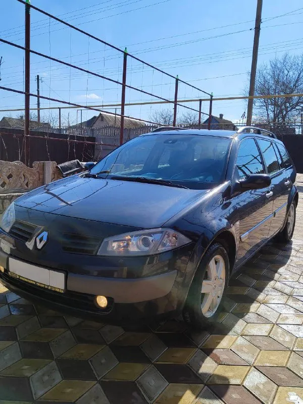 Продам renault меган 1.6 объем в родной краске, крашенных деталей нет, оцинкованный кузов. без дтп. двигатель, коробка и ходовая без нареканий. салон в хорошем состоянии. эур, аbs, кондиционер, кнопка старт стоп. я собственник. ограничений и запретов нет. машина находится в тельманово цена: 550 тыс по всем вопросам: +79493037896 📲 tg: александр 📞 звоните: +7(949)3037896 - фотография - 8