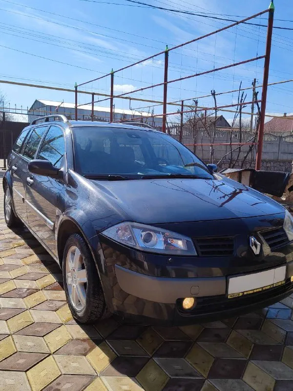 Продам renault меган 1.6 объем в родной краске, крашенных деталей нет, оцинкованный кузов. без дтп. двигатель, коробка и ходовая без нареканий. салон в хорошем состоянии. эур, аbs, кондиционер, кнопка старт стоп. я собственник. ограничений и запретов нет. машина находится в тельманово цена: 550 тыс по всем вопросам: +79493037896 📲 tg: александр 📞 звоните: +7(949)3037896 - фотография - 9