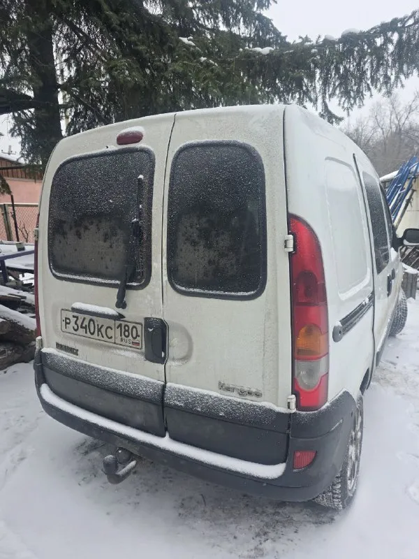 Продам renault kangoo 2004г дизель. пробег 409300км срочная продажа. от собственника, один владелец. два комплекта резины - новая зимняя не проехала и 1000км. двигатель после кап ремонта. сумма за ремонт мотора 215тыс. руб. есть чеки на запчасти и работу. по факту двигатель с нулевым пробегом. продавать не планировали. причина - нужны деньги на лечение. техосмотр пройден, можно сразу ехать в мрэо и ставить на учёт. могу присутствовать в мрэо. стоимость - 330 000руб. торг при осмотре. все вопросы по телефону: +79493268997 - фотография - 3