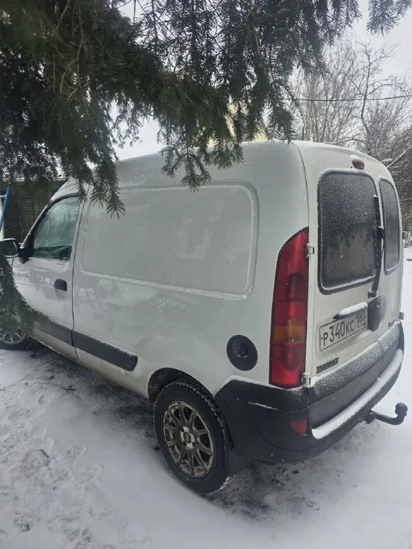 Продам renault kangoo 2004г дизель. пробег 409300км срочная продажа. от собственника, один владелец. два комплекта резины - новая зимняя не проехала и 1000км. двигатель после кап ремонта. сумма за ремонт мотора 215тыс. руб. есть чеки на запчасти и работу. по факту двигатель с нулевым пробегом. продавать не планировали. причина - нужны деньги на лечение. техосмотр пройден, можно сразу ехать в мрэо и ставить на учёт. могу присутствовать в мрэо. стоимость - 330 000руб. торг при осмотре. все вопросы по телефону: +79493268997 - фотография - 4