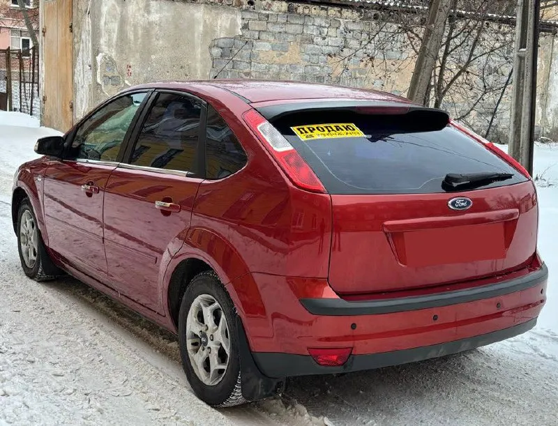 Срочно ‼️ продам ford focus 2007г. авто в превосходном состоянии! в жирной комплектации! зеленая автотека (без дтп). 8 лет в одной семье! кузов как по фото, гниль или ржавчина отсутствуют! герметики завод! родное остекление! техническая часть абсолютно без вложений! двигатель коробка ходовая на отлично! мотор 1.8 работает ровно! без постороннего шума! масло не берет! кпп переключается плавно! без хрустов и вылетов! ходовая часть взбитая! без стуков и скрипов! комплектации chia, климат контроль, система abs esp, подогрев сидений, гидроусилитель руля, 4.стеклоподъемника, эл. регулировка зеркал, заводские книжки, два ключа, сигнализация matrix 300x с автозапуском. документы чистые без штрафов запретов, оформление без проблем! цена 505.000 реальному покупателю хороший торг! тел: +7 (949) 092-80-91 тел: +7 (949) 426-74-93 telegram: +7 905 496-06-38. - фотография - 4