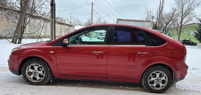 Срочно ‼️ продам ford focus 2007г. авто в превосходном состоянии! в жирной комплектации! зеленая автотека (без дтп). 8 лет в одной семье! кузов как по фото, гниль или ржавчина отсутствуют! герметики завод! родное остекление! техническая часть абсолютно без вложений! двигатель коробка ходовая на отлично! мотор 1.8 работает ровно! без постороннего шума! масло не берет! кпп переключается плавно! без хрустов и вылетов! ходовая часть взбитая! без стуков и скрипов! комплектации chia, климат контроль, система abs esp, подогрев сидений, гидроусилитель руля, 4.стеклоподъемника, эл. регулировка зеркал, заводские книжки, два ключа, сигнализация matrix 300x с автозапуском. документы чистые без штрафов запретов, оформление без проблем! цена 505.000 реальному покупателю хороший торг! тел: +7 (949) 092-80-91 тел: +7 (949) 426-74-93 telegram: +7 905 496-06-38. - фотография - 6