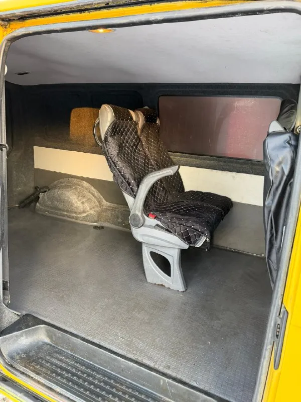 Продам volkswagen t5 long 2.0 tdi 140л. с грузо-пассажир 4+1 год выпуска 2014 !) авто в хорошей комплектации: кондер, 2 печки, webasto, эл. стекло подъемники, эл. зеркала с подогревом, хорошая зимняя резина на красивом оригинально литье r16, тормоза обслужены в круг, чистый и приятный салон, спереди 3 места, сзади 2) пробег 280 000 км, длинная база, двигатель 140 сил едет очень бодро, по ходовой без нареканий! есть видео работы двигателя скину по запросу) по документам любое переоформление) осмотр в макеевке ✅ цена 1 400 000 руб ✅ звоните +79495570537 феникс либо +79920409993 теле2. 📞 звоните: +7(949)5570537 - фотография - 10