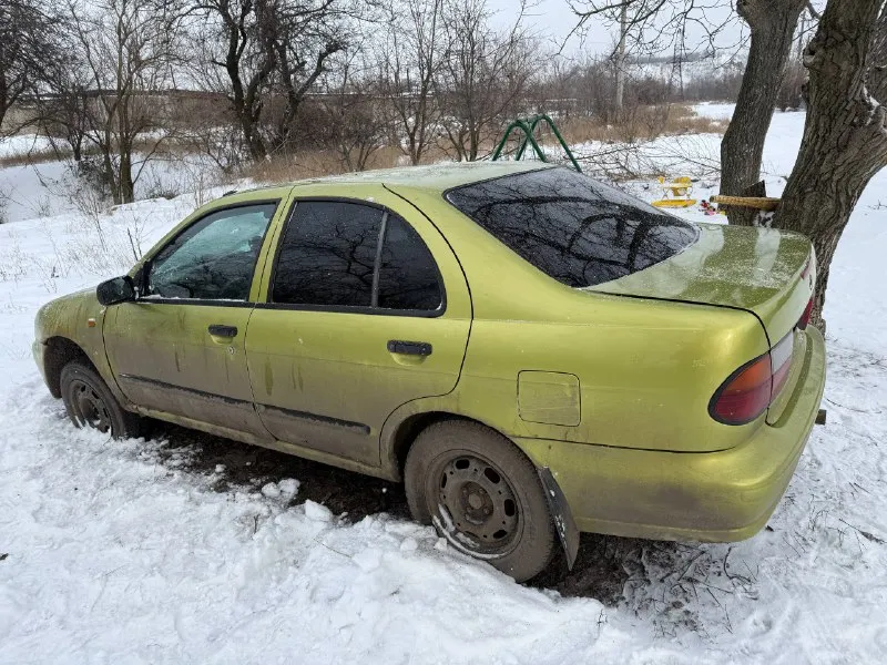 Nissan almera n15 1995г машина для своих лет в нормальном состоянии. поменян ступичный рычаг, все пружины стоек амортизаторов, спереди стоят проставки 30мм, с зади поставить не успели, ходовка хорошая, коробка не троит, переключает плавно. тупит стартер, нет аккумулятора, минусы по кузову видны на фото. цена 140т. р. торг документы в порядке, переоформление +79496176246 писать в телеграмм: @maksim_998 📲 tg: @maksim_998 📞 звоните: +7(949)6176246 - фотография - 4