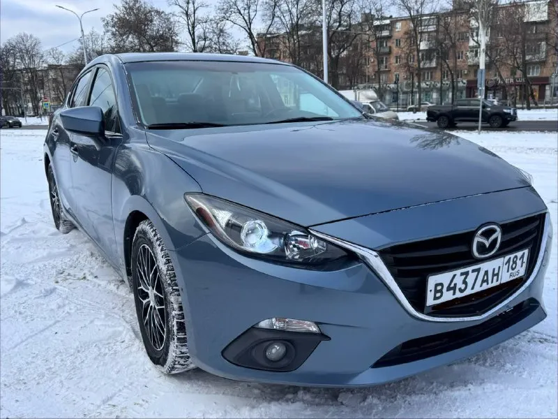 Mazda 3 2015, бензин 2.0. хорошая комплектация: - климат контроль - круиз контроль - бесключевой доступ - люк - зимняя резина авто полностью обслужено, технически в идеальном состоянии. машина с америки, все повреждения профессионально устранены донецк, цена 1 млн 180 т рублей +79493145500 📞 звоните: +7(949)3145500 - фотография - 2