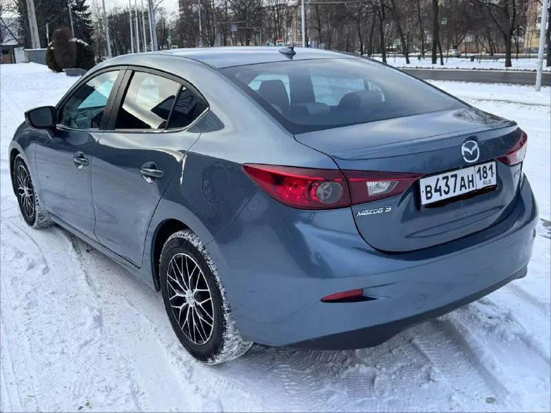 Mazda 3 2015, бензин 2.0. хорошая комплектация: - климат контроль - круиз контроль - бесключевой доступ - люк - зимняя резина авто полностью обслужено, технически в идеальном состоянии. машина с америки, все повреждения профессионально устранены донецк, цена 1 млн 180 т рублей +79493145500 📞 звоните: +7(949)3145500 - фотография - 4