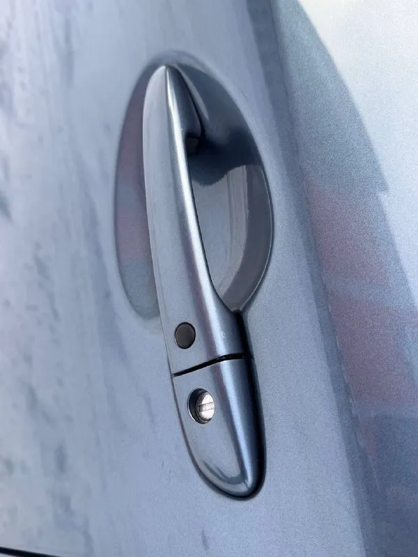 Mazda 3 2015, бензин 2.0. хорошая комплектация: - климат контроль - круиз контроль - бесключевой доступ - люк - зимняя резина авто полностью обслужено, технически в идеальном состоянии. машина с америки, все повреждения профессионально устранены донецк, цена 1 млн 180 т рублей +79493145500 📞 звоните: +7(949)3145500 - фотография - 8