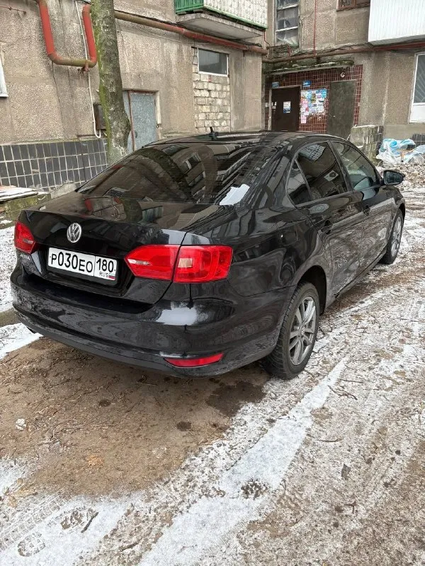 Продам volkswagen jetta 2012 года, 1.6 бензин, мкпп масло поменял 1,5 тыс км назад, мотор масло не ест кпп в полном порядке ходовая часть идеал пробег 260 тыс так как авто не новое, на нем конечно же присутствуют следы, коцки и царапки из вложений, необходимо сделать правый порог, так как был погнут, об бордюр цена 800 торг +79493175329 на этом же номере телеграмм осмотр горловка донецк. 📞 звоните: +7(949)3175329 - фотография - 3