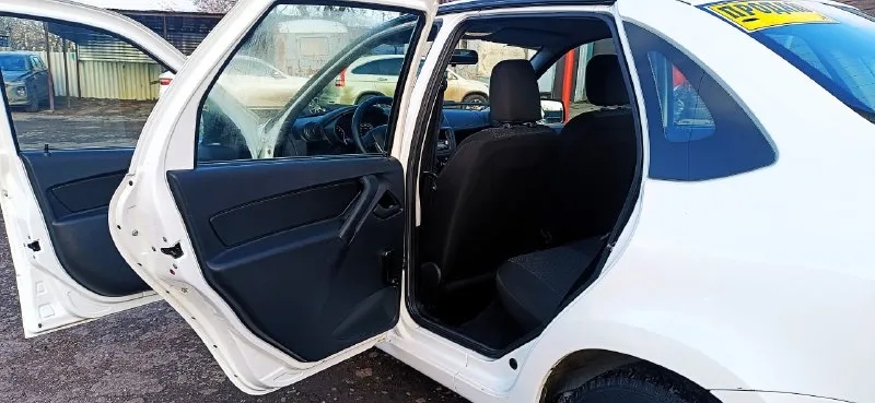 Продам ваз гранта 2018-й год 93 т. км. пробег родной. вложений не требует никаких, от слова совсем. двигатель 1,6 8-ми клоп. 87 л. с. коробка на тросах, абс, подушка безопасности, атермальное остекление. резина зима. обслужена полностью: грм, ролики, свечи, броне провода, масла фильтра. ходовая работает хорошо. кузов без недочётов. в общем сел и поехал. цена 560 000 рублей, естественно торг присутствует г. снежное. подробности по +7949-438-16-57 📲 tg: @yakovlevpavel1982 📞 звоните: +7(949)4381657 - фотография - 6