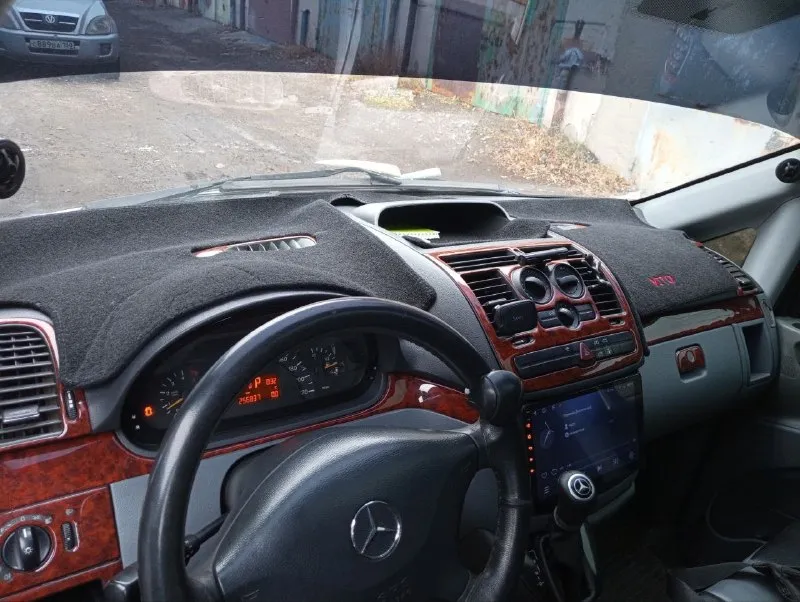 Продается mercedes vito 2004 года⚠ ✅ отличный автомобиль в хорошем состоянии: - двигатель: 2.2 турбо дизель - коробка автомат - все работает исправно. 🚐 просторный салон, идеален для семейных поездок или бизнеса. много места для пассажиров и багажа. 🔧 вложений не требует, все технические обслуживания выполнены российский учёт, документы чистые 💸цена: 1.200🍋 без торга 🇷🇺донецк звонить +79495109264. 📞 звоните: +7(949)5109264 - фотография - 4