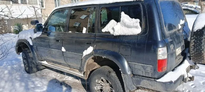 Продам легенду toyota land cruiser 80 (рестайлинг) легендарный внедорожник, который не нуждается в представлении 🔥 надёжный, мощный и проверенный временем. 🔹 год выпуска: 1996 🔹 рестайлинг 🔹 двигатель: 4.5 бензин 🔹 кпп: механика 🔹 документы: полный порядок, без проблем 🔹 салон: новая торпеда 🔹 безопасность: подушки безопасности 🔹 ходовая часть перебребранная автомобиль в хорошем состоянии, готов к эксплуатации — как для города, так и для бездорожья. 💰 цена: 1 700 000 ₽ 🤝 торг: уместен при осмотре 📷 осмотр в г. докучаевск 📞 телефон: +7 949 612-44-38 📞 звоните: +7(949)6124438 - фотография - 6