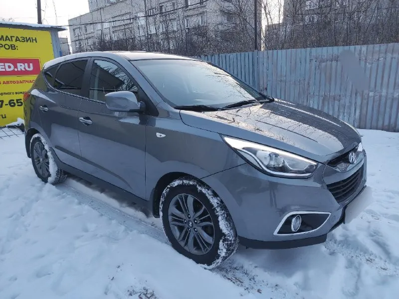 Hyundai ix 35 год выпуска - 2015. пробег - 145.100км. двигатель - 2.0 бензин. кпп-автоматическая aisin. автомобиль в прекрасном состоянии пробег 145.100 оригинальный 💯% мотор работает как часики масло не расходует акпп без нареканий ходовая часть плотная без посторонних шумов едет бодро свеже установлено гбо последнего поколение зарегистрировано в мрэо кузов без вмятин и царапин дно пороги стаканы все целое чистый опрятный салон хорошая комплектация подогрев всех сидений зеркал/заднего стекла 2х зонный климат контроль эл зеркала 4эл стеклоподъёмники мульти руль круиз контроль датчик света/дождя abs ebd esp и. т.д юридически кристально чист 2 собственника 2 ключа любое оформление в мрэо учёт рф цена 1.370т. р осмотр г донецк +79494937644 - фотография - 3