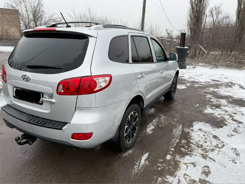 Hyundai santa fe. 2008г 2.2дизель автомат. машина в максимальной комплектации, в идеальном состоянии как внешне так и технически, кто первый приедет тот и заберет!пробег 182т. к.цена 1мл 100тр. г макеевка +79494961061 - фотография - 3