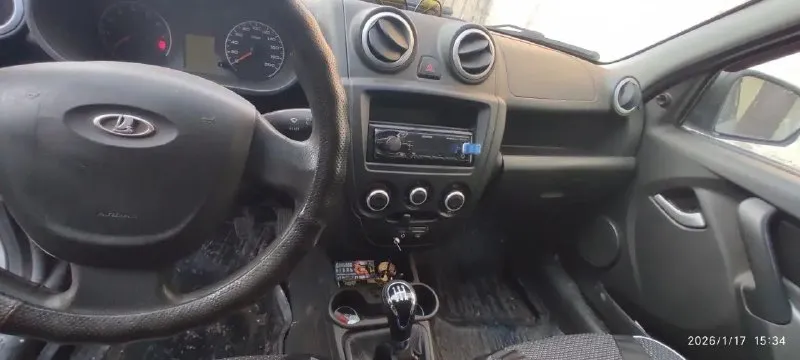 Продам лада гранта, 2015 г. , 8- ми клапан. ,198000- пробег. все сделано. цена 450 т, торг. сел и поехал. летняя резина на железных дисках прилагается. звонить +79493135413 - фотография - 5