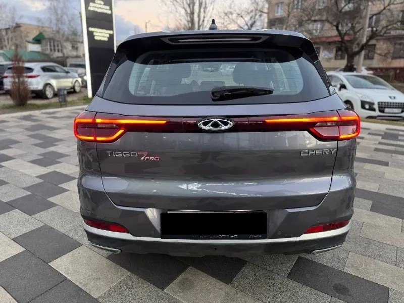 Chery tiggo 7pro. 2022 год, 72.500 тыс. км. пробег. 1.5т мотор, коробка автомат. камера заднего вида, двухзонный климат контроль, подогрев сидений и подогрев руля. бесключевой доступ, старт/стоп. лэд оптика. 1.600₽ +7(949)7117711 📞 🇷🇺 звоните: +79497117711 - фотография - 2