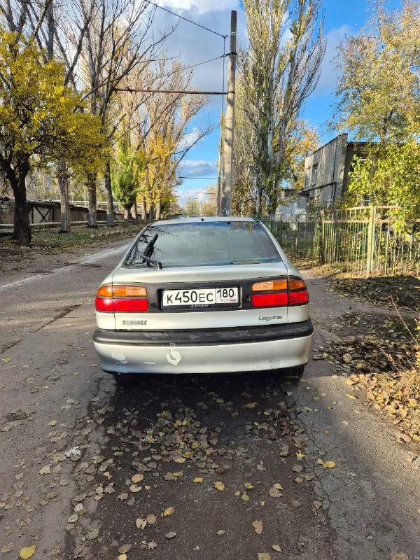 Цена: 420.000 быстрым торг продам свою машину (не перекуп) - renault лагуна год: 2000. объем: 1.8. пробег: 350 (родной). 16-ти клапанная 4 эсп, гур, климат-контроль, резина: зима/лето, диски r15, хорошая музыка, абс (но нужно позаниматься связью с блоком) вся подвеска летом была перебрана, в машине много чего поменяно. машина ежедневно на ходу, коробка 5-ти ступка, не гремит, не стучит, скорость не выбивает. двигатель работает ровно, как часы. по кузову вся чистая, за машину не стыдно. дно целое! продажа в связи с переходом на более новую модель г. донецк звонить писать в любое время +79494509123 📲 tg: … 📞 звоните: +7(949)4509123 - фотография - 9