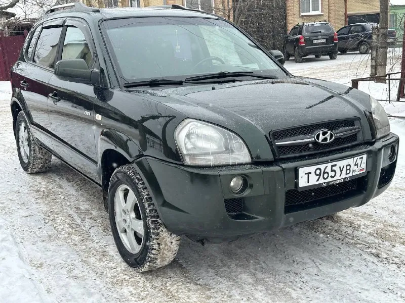 Продам hyundai tucson 2.0 бензин полный привод год выпуска 2007 коробка механика пробег 191000 тысячи в идеальном состоянии без рыжиков без дтп без вмятин без царапин по двигателю вся идеальная не троит не дымит масло не кушает коробка работает идеально не выбивает не хрустит всё скорости работают идеально подвеска вся обслужена ничего не стучит не гремит салон чистый ухоженный по комплектации имеется климат контроль работает бортовой компьютер подогрев сидений подогрев зеркал 4 стеклоподъемник и многое другое цена 895 000 +79494581808 📞 звоните: +7(949)4581808 - фотография - 5