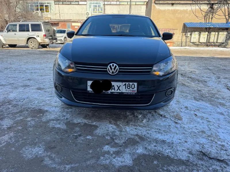 Продам срочно фольксваген поло 2011 года выпуска в хорошем состоянии комплектация полная всё работае... - фотография
