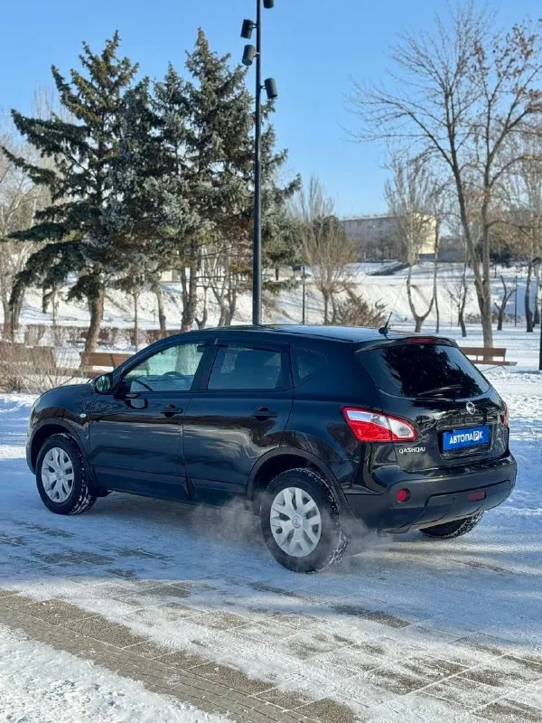 🇯🇵 nissan qashqai rest 💰цена: 870 000р 🏢город: мариуполь 📅год выпуска: 2013 🧾пробег: 184 786км. ⚙️двигатель: 1.6 16v. ⛽топливо: бензин ⚙️кпп: автомат 📞 телефон: +7-949-727-41-51 +7-949-551-91-52 +7-989-263-55-56 hr16 ✅ техническая часть на 5+ ✅ оригинальный пробег ✅ отличное состояние ✅ заводские стёкла ✅ отличная комплектация: ❄️ кондиционер (работает отлично), магнитола с bluetooth и камерой заднего вида, подогрев сидений, гур, abs, кожаный мультируль, хороший led свет, подлокотник, задний парктроник, омыватель фар, центральный замок. улица шевченко 2️⃣6️⃣9️⃣ 🏦 возможна продажа в кредит по двум документам. - фотография - 4