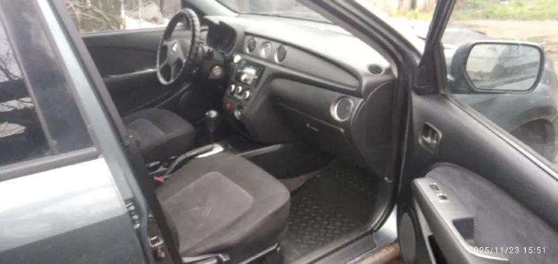 Продам mitsubishi outlander 2003год на полном ходу, но есть куда приложить руки. 2.4 газ/бензин, работает четко, без пинков. резина зима, 2 ключа, полное переоформление осмотр мариуполь левый берег. цена 450 тыс, +7 949 5740604 📲 tg: евгений 📞 звоните: +7(949)5740604 - фотография - 6