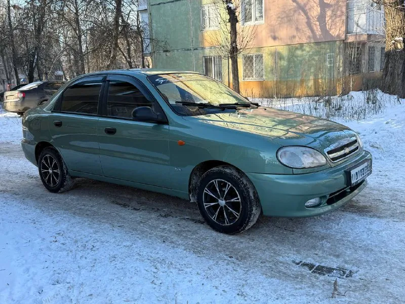 Продаю chevrolet lanos 2008 года выпуска. автомобиль в отличном состояние техническое состояние отличное. двс 1.5 e-tec, коробка механическая. ходовая часть обслужена. комплектация sx(гур, кондиционер,2 стеклоподъемника, акустика с aux и bluetooth) кузов автомобиля без дефектов. корозия и ржавчина отсутствуют. пороги, днище, стаканы как новые юридически чистый автомобиль, переоформление без проблем более подробно расскажу по телефону осмотр донецк 340.000 рублей. торг у капота +79495097888 📲 tg: … 📞 звоните: +7(949)5097888 - фотография - 2