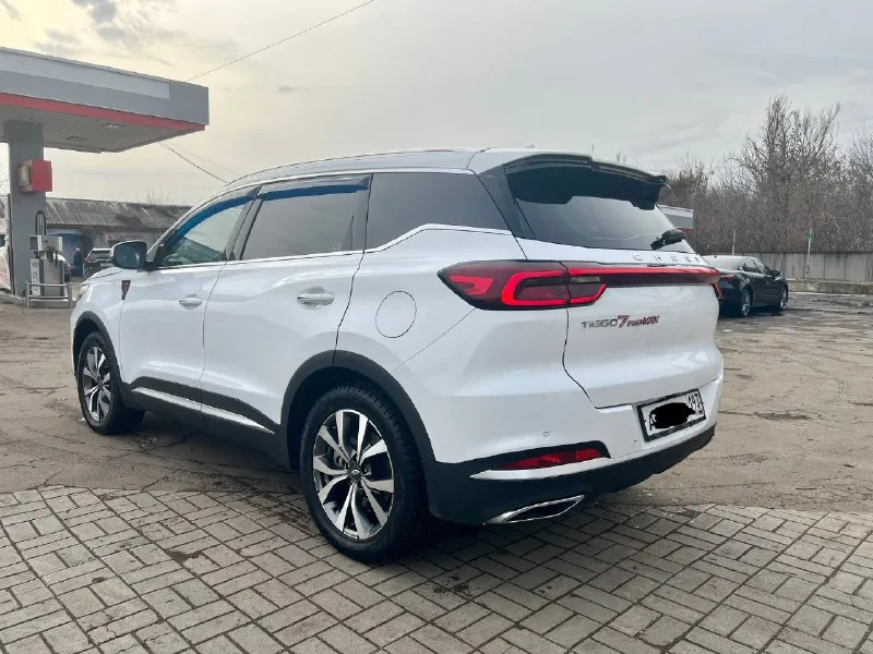 Chery tiggo 7 pro max год-2024 цвет- перламутровый (белый) пробег-20 тыс. км объем-1,5 ✅состояние автомобиля идеальное✅ ✅заводской окрас ✅ ‼️максимальная комплектация‼️автозапуск двигателя; без ключевой доступ; круиз контроль; 4х зоный климат контроль; кожаный салон; электропривод и подогрев все сидений; регулировка руля; электра зеркала; 3d камера кругового обзора, удержание по полосам; датчики мертвых зон; авто-хол; старт-стоп; система глонас, акустика sony, панорама …. и многое другое ✅✅ один хозяин ✅ любые проверки. 2 комплекта резины 💥💥цена-💥💥1.850.000 ✅ +79493361589. 📞 звоните: +7(949)3361589 - фотография - 5