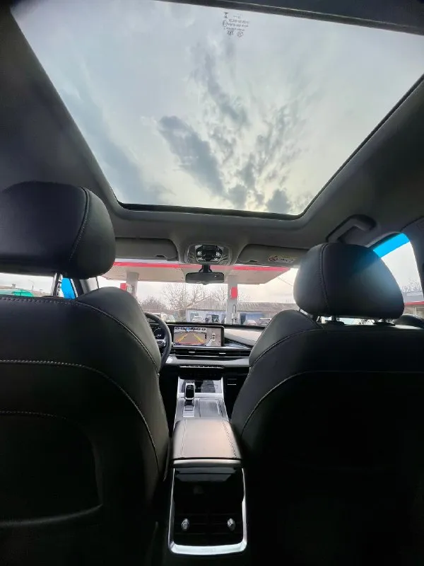 Chery tiggo 7 pro max год-2024 цвет- перламутровый (белый) пробег-20 тыс. км объем-1,5 ✅состояние автомобиля идеальное✅ ✅заводской окрас ✅ ‼️максимальная комплектация‼️автозапуск двигателя; без ключевой доступ; круиз контроль; 4х зоный климат контроль; кожаный салон; электропривод и подогрев все сидений; регулировка руля; электра зеркала; 3d камера кругового обзора, удержание по полосам; датчики мертвых зон; авто-хол; старт-стоп; система глонас, акустика sony, панорама …. и многое другое ✅✅ один хозяин ✅ любые проверки. 2 комплекта резины 💥💥цена-💥💥1.850.000 ✅ +79493361589. 📞 звоните: +7(949)3361589 - фотография - 8