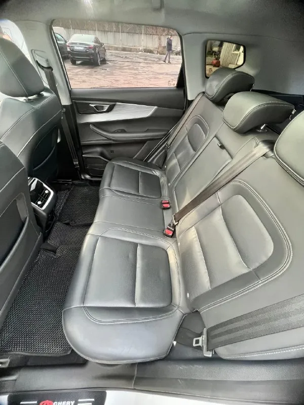 Chery tiggo 7 pro max год-2024 цвет- перламутровый (белый) пробег-20 тыс. км объем-1,5 ✅состояние автомобиля идеальное✅ ✅заводской окрас ✅ ‼️максимальная комплектация‼️автозапуск двигателя; без ключевой доступ; круиз контроль; 4х зоный климат контроль; кожаный салон; электропривод и подогрев все сидений; регулировка руля; электра зеркала; 3d камера кругового обзора, удержание по полосам; датчики мертвых зон; авто-хол; старт-стоп; система глонас, акустика sony, панорама …. и многое другое ✅✅ один хозяин ✅ любые проверки. 2 комплекта резины 💥💥цена-💥💥1.850.000 ✅ +79493361589. 📞 звоните: +7(949)3361589 - фотография - 9