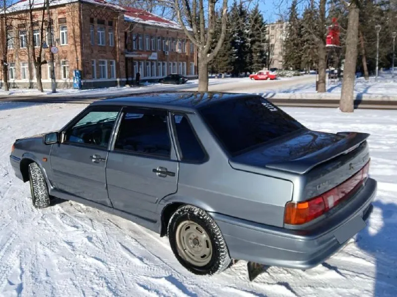 Продам ваз 2115 2012г. в. автомобиль в хорошем целом состоянии! вложений никаких не требует! оригинальный пробег составляет 113 тысяч километров! птс оригинал 3хоз. зеленая автотека. кузов живой! без гнилья ржавчины и прочих нюансов! авто весь в родном метали! все герметики и швы родные! остекление родное! днище, пороги, стаканы, низа дверей, лонжероны, ниша под запаску, все целое! авто не требует сварочных робот! техническая часть на 5/5! двигатель 8 клапанный! шепчет, работает ровно и тихо, без посторонних шумов, масло не берет! кпп не разболтана! переключается плавно, без каких либо хрустов и вылетов! ходовая часть идеал! абсолютно без стуков скрипов и прочего! в ходу очень мягкая и взбитая! комплектация люкс: эл. стеклоподъемники, электро педаль, подогрев сидений, бортовой компьютер, музыка, двух режимные led туманки, сигнализация, сервисные книжки, новая зимняя резина norman. оформление в мрэо без трудностей! цена 320:000т. р. торг уместен. тел: +79490064017 - фотография - 4