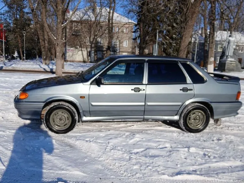 Продам ваз 2115 2012г. в. автомобиль в хорошем целом состоянии! вложений никаких не требует! оригинальный пробег составляет 113 тысяч километров! птс оригинал 3хоз. зеленая автотека. кузов живой! без гнилья ржавчины и прочих нюансов! авто весь в родном метали! все герметики и швы родные! остекление родное! днище, пороги, стаканы, низа дверей, лонжероны, ниша под запаску, все целое! авто не требует сварочных робот! техническая часть на 5/5! двигатель 8 клапанный! шепчет, работает ровно и тихо, без посторонних шумов, масло не берет! кпп не разболтана! переключается плавно, без каких либо хрустов и вылетов! ходовая часть идеал! абсолютно без стуков скрипов и прочего! в ходу очень мягкая и взбитая! комплектация люкс: эл. стеклоподъемники, электро педаль, подогрев сидений, бортовой компьютер, музыка, двух режимные led туманки, сигнализация, сервисные книжки, новая зимняя резина norman. оформление в мрэо без трудностей! цена 320:000т. р. торг уместен. тел: +79490064017 - фотография - 5