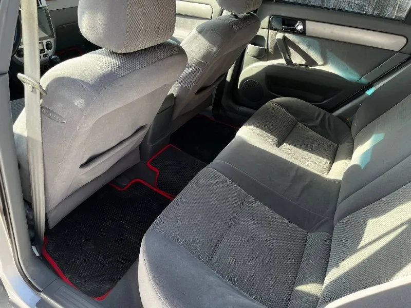 🚙марка: chevrolet lacetti ⚙️двигатель: 1.6 ⛽️вид топлива: бензин 📅год выпуска: 2008 💴цена:570.000 руб торг у заднего и переднего бампера 🗺️пробег:225.000 км 📦:кпп :механика автомобиль в хорошем состоянии, едет бодрее чем стоковый 1.6, салон не протёртый не прокуренный техническая часть на отлично недавно прошел полная то, замена форсунок, свечей, поменян полный комплект сцепления, заменен ближний свет на галогенный, так же стоит выхлопная прямоток. по комплектации: гур, полностью в шумоизоляции, четыре стеклоподъемника, электро зеркала, датчик света, климат контроль, кондиционер, подогрев сидений имеются задние парктроники, стоит android планшет, мощный сабвуфер, 4 динамика. зимняя резина + летняя новая в комплекте все остальные доп вопросы по телефону +79497114808 📍•город мариуполь @yaroslav_ipf 📞 звоните: +7(949)7114808 - фотография - 8