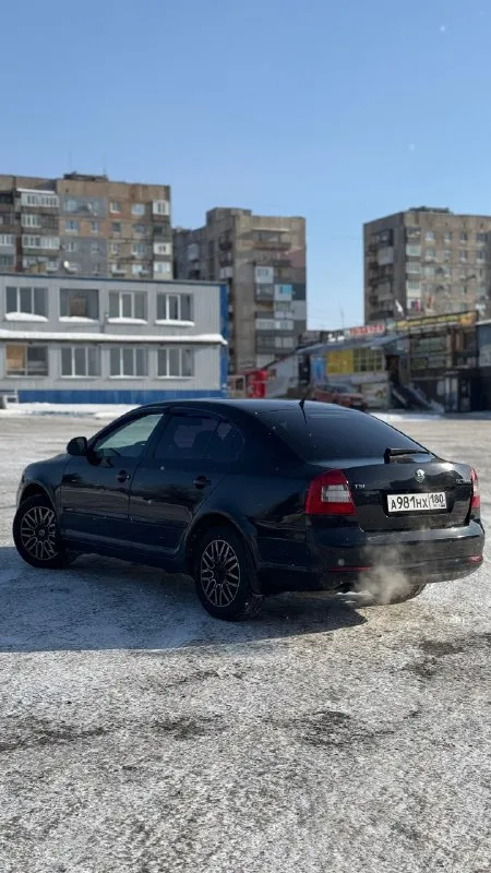 Продам skoda octavia a5 2011 1.8 tsi пробег 264.000 автомобиль в хорошем состоянии для своих лет, кузов живой, гнили и ржавчины нет. пару косметических окрасов, в остальном весь в родной краске. в плане техники без нареканий, двигатель в порядке, масло только поменял, цепь менялась не давно. dsg сцепление остаток 60%, переключает плавно, без дребежаний и рывков. история обслуживания, заказ наряды на ремонты прилагаются. салон чистый и ухоженный по электрике без вопросов, все что нужно работает. новая зимняя резина, летняя в комплекте. юридически чистая, я владелец по документам. 2 комплекта ключей, книжка шкода. приезжайте смотрите! цена 890.000₽ торг будет реальному покупателю! торез +7 (949) 075-07-12. 📞 звоните: +7(949)0750712 - фотография - 3
