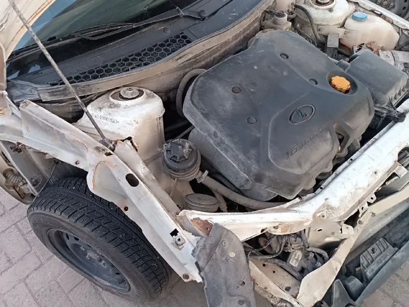 В продаже приора2 2016г под восстановление после дтп, комплектация без кондиционера объем двигателя 1,6 16 кл. с документами всё в порядке, юридически чиста, полное переоформление на вас +79490021215 📞 звоните: +7(949)0021215 - фотография - 3