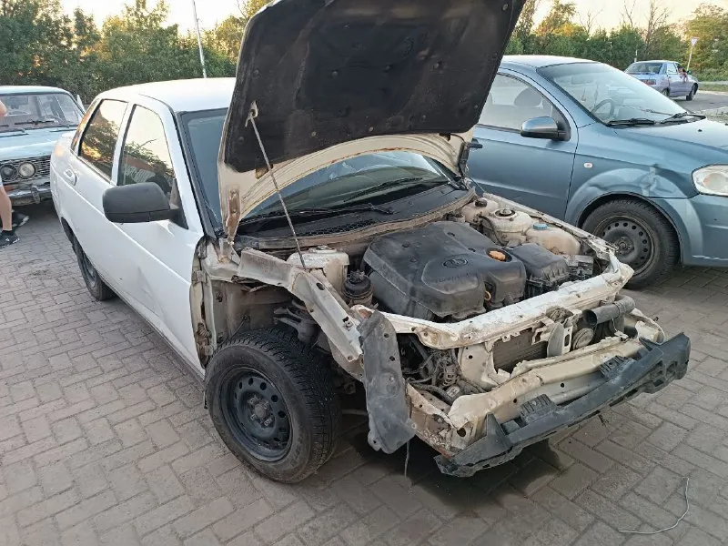 В продаже приора2 2016г под восстановление после дтп, комплектация без кондиционера объем двигателя 1,6 16 кл. с документами всё в порядке, юридически чиста, полное переоформление на вас +79490021215 📞 звоните: +7(949)0021215 - фотография - 8