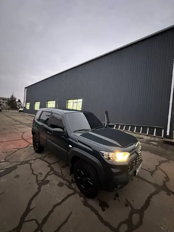 Нива травел 24г,55 т пробег, комплектация блэк, музыка, 1.190 - фотография - 4