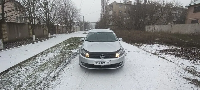 Продам фольксваген гольф 2011г коробка механика, мотор 1.2 турбо 105л. с., один владелец, пробег 180... - фотография