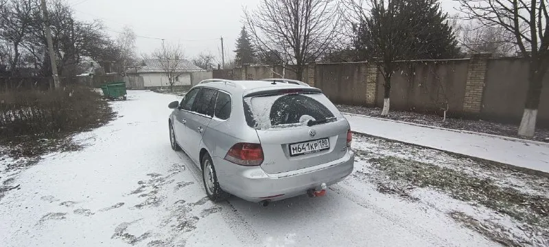 Продам фольксваген гольф 2011г коробка механика, мотор 1.2 турбо 105л. с., один владелец, пробег 180т. км, машина в отличном техническом состоянии, комплект 17 дисков с летней резиной в подарок, цена 1050🍋торг при осмотре авто. тел. +7949 322 30 50 - фотография - 5