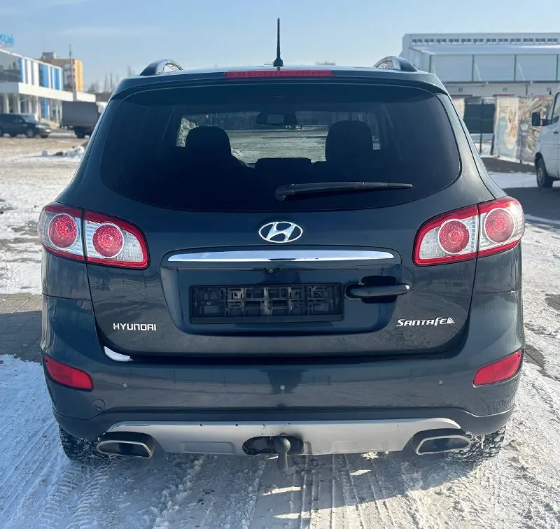 Хундай санта-фе 2.2дизель механика 250.000 пробег 2011 год выпуска автомобиль в родном окрасе. весь обслужен от а до я. оригинальный пробег. один хозяин. автотека зеленая. готов на любые проверки. мариуполь. звоните или пишите +79497131739 📲 tg: @tima_gnidin 📞 звоните: +7(949)7131739 - фотография - 5